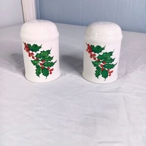 Christmas Salt & Pepper Shakers Hallmark Licensing Holly Berries White Green